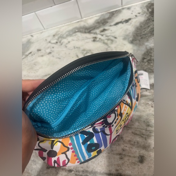 Brighton Graffiti Love Cross Body
Belt Bag - Fanny Pack Waist Bag - Picture 6 of 8